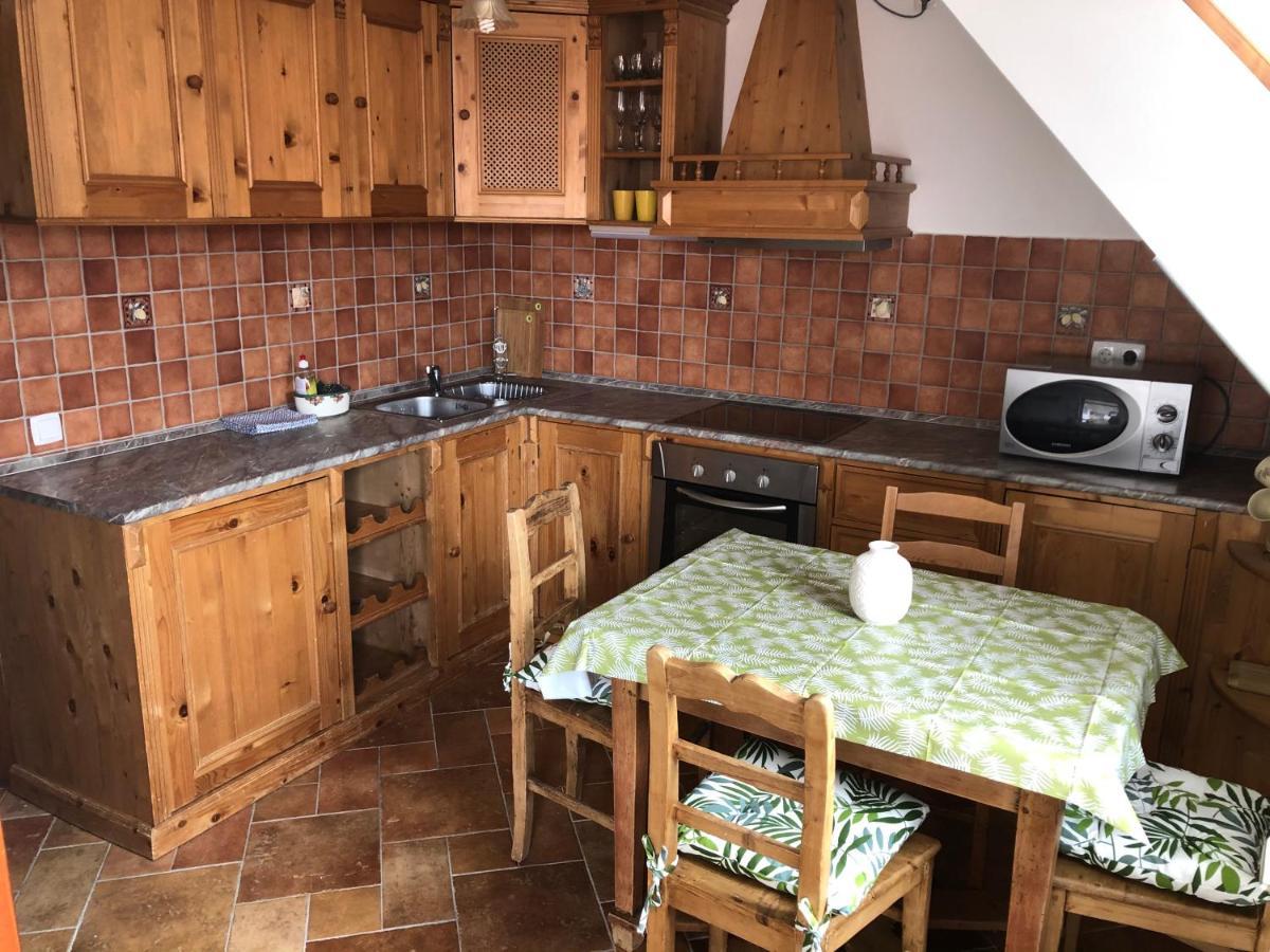 Capri Apartman Еґер Екстер'єр фото